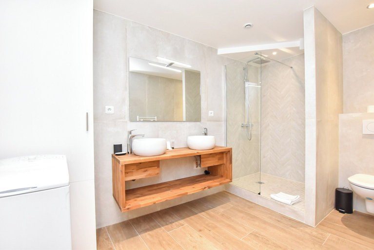 Bathroom 2, Cosy Apartment for 10 People, Paris