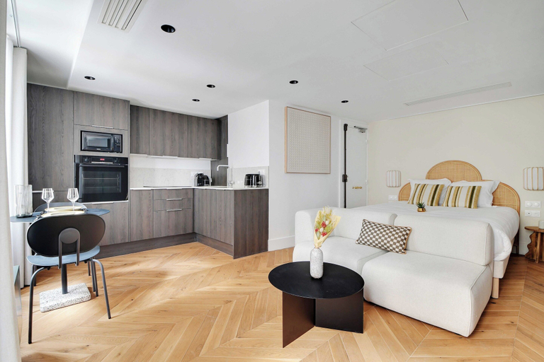 Private kitchen 2, Welcoming Studio 1br/2p - Madeleine, Paris