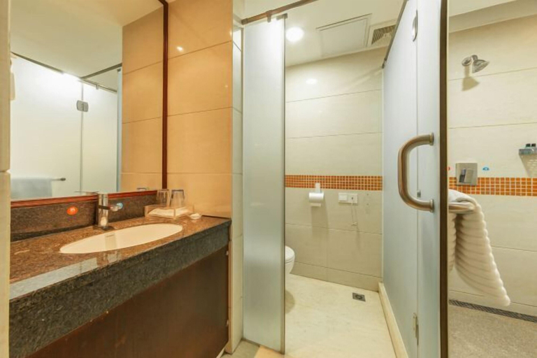Bathroom 4, May King Grand Hotel, Guangzhou