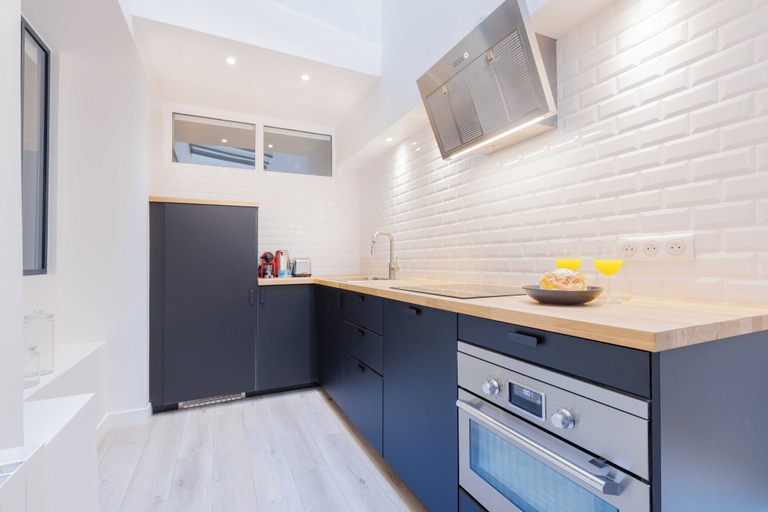 Private kitchen 4, Spacious apartment - 2BR/6P - Pigalle - SoPi, Paris