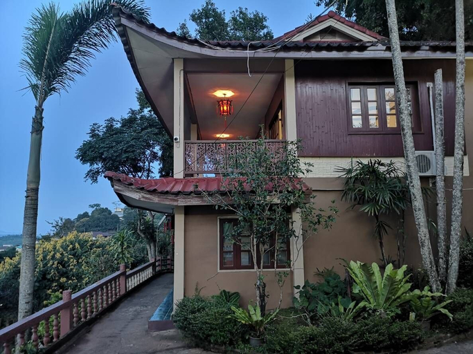 Exterior 12