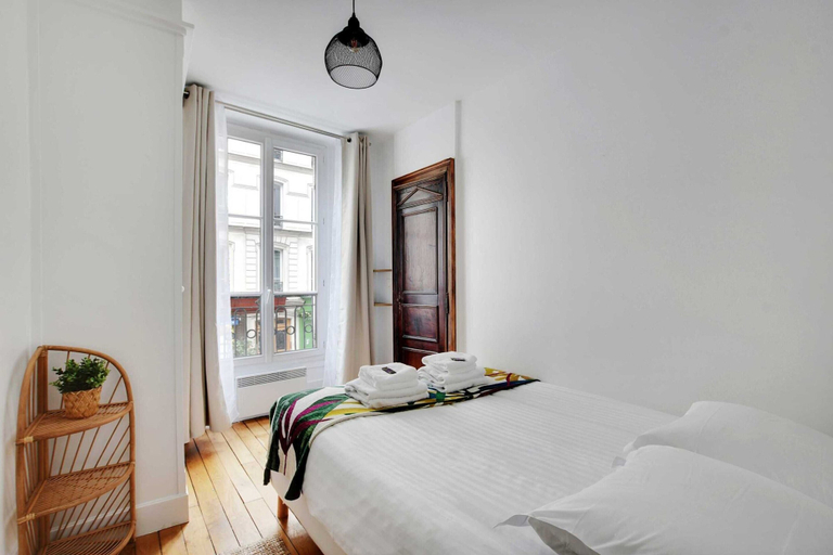 Room 2, Amazing Apartment 1br/4p - Le Bon Marche, Paris