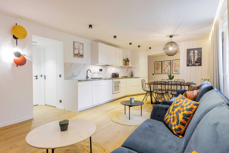 Private kitchen, Lovely Apartment - 3br/6p - Canal St Martin, Paris