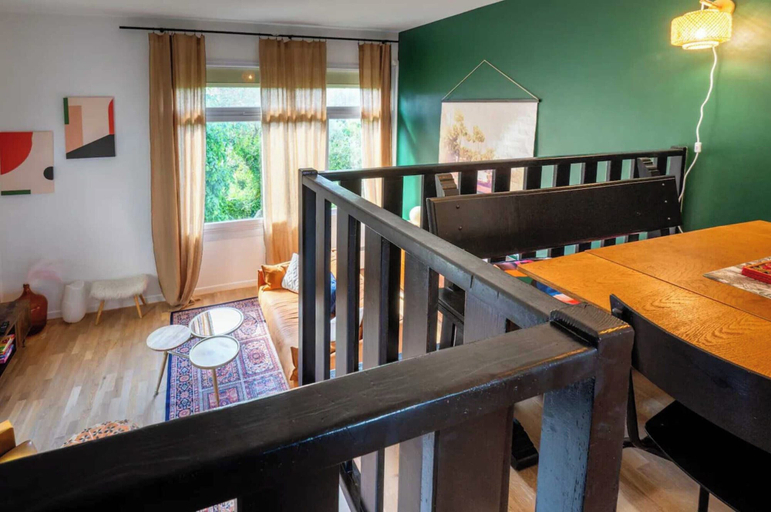 Living area 3, Elegant Triplex With Private Parking-2br/4p-honfleur, Calvados