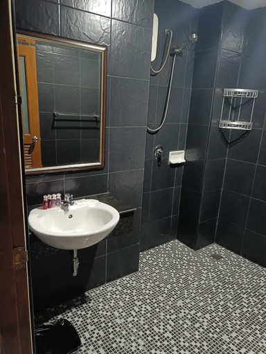 Bathroom, Central Perk Hotel, Phuket Island