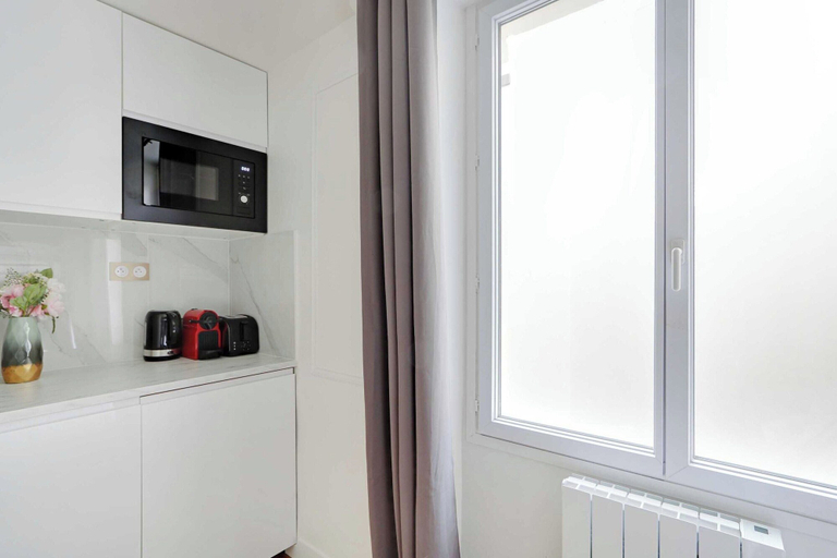 Interior, Comfortable Studio - 3P - Republique, Paris