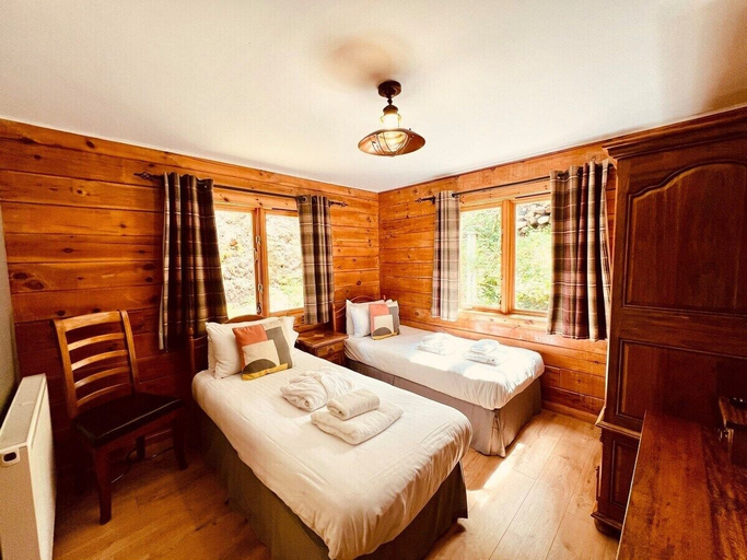 Bedroom 3, Lodges On Loch Ness, Highland