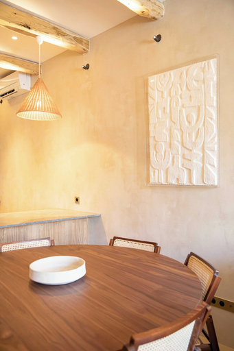 Dining 2, Magnificent apt - 2br/6p - Heart of Saint-tropez, Var