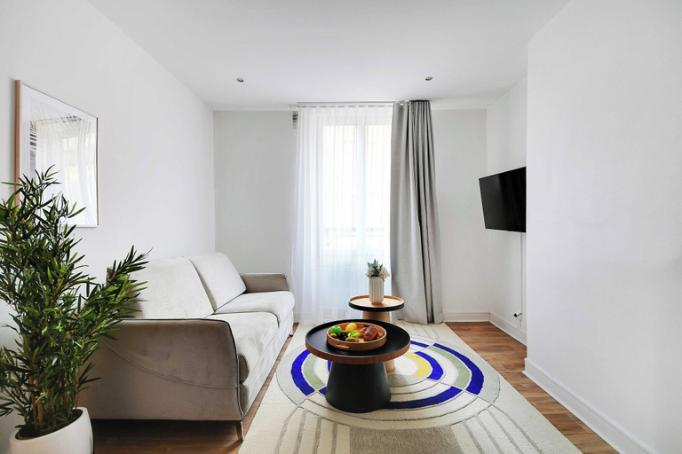 Living area 3, Modern Apartment - 1br/4p - Sacre-coeur, Paris