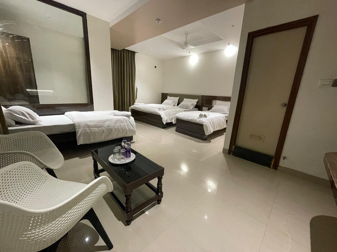 Bedroom 2, Model Grand Inn, Bellary