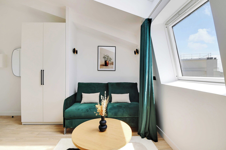 Living area 2, Intimate Apartment - 1br/4p - Place de la Nation, Paris