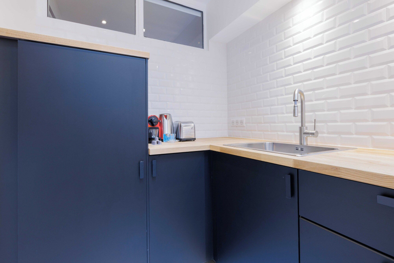 Private kitchen 2, Spacious apartment - 2BR/6P - Pigalle - SoPi, Paris