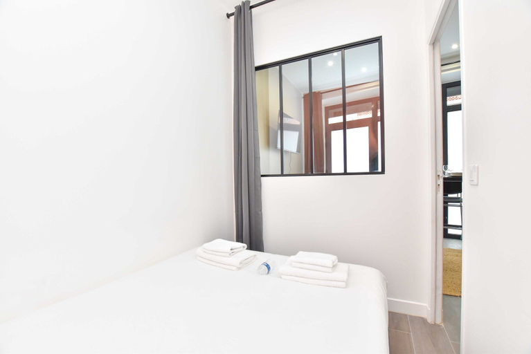 Room 4, Family Apartment - 4br/10p - Menilmontant, Paris