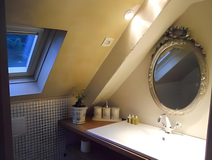 Bathroom 3, Les Demeures de Marie, Ille-et-Vilaine