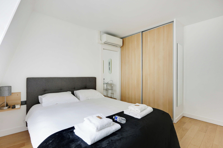 Room 3, Elegance and Comfort With A/C - Arc de Triomphe, Paris