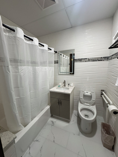 Bathroom 4, Dream Hotel Bronx, Westchester