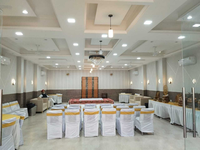 Food & Drinks 4, Hotel Innvite, Agra
