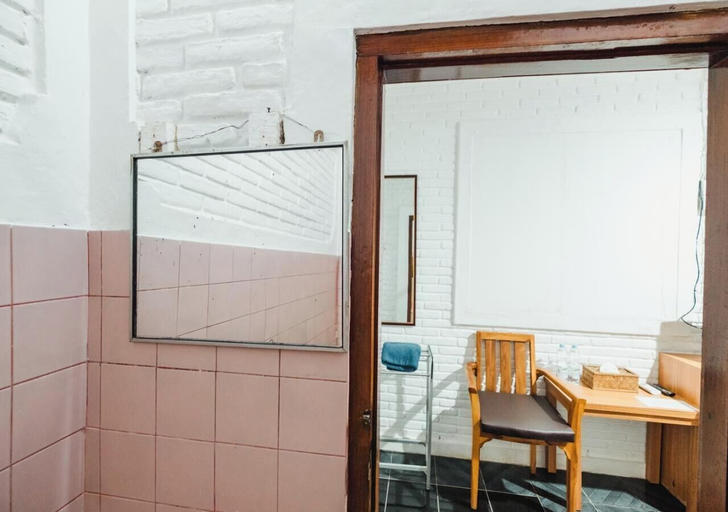 Bathroom 3, Tempo Doeloe Homestay, Badung
