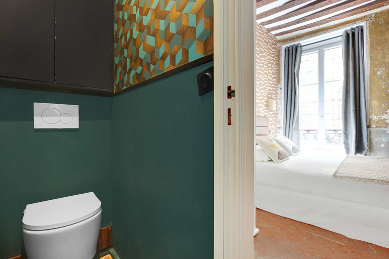 Bathroom 4, Appartement Spacieux - 3br/6p - Marais, Paris