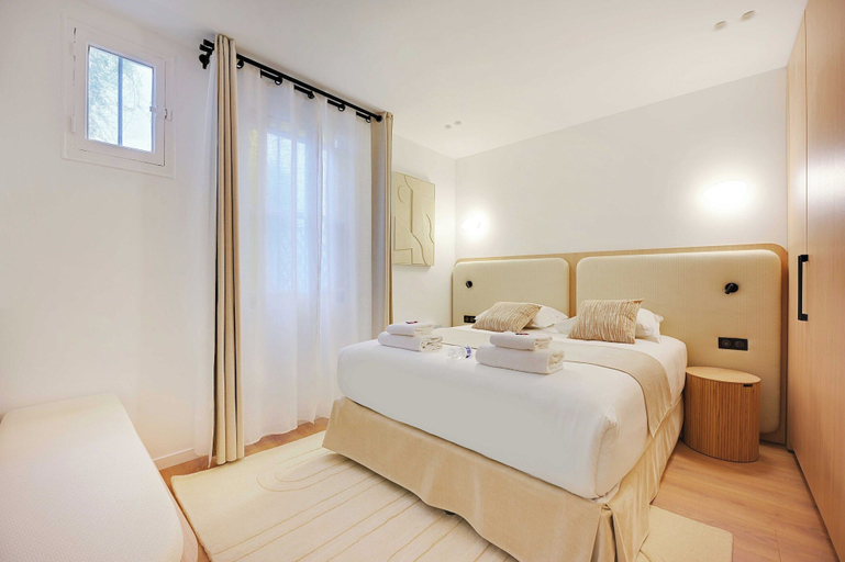 Bedroom 4, Elegant Apartment With 2 Rooms, Paris