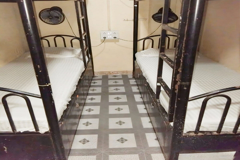 Bedroom 2, Naushad Dormitory, Mumbai Suburban