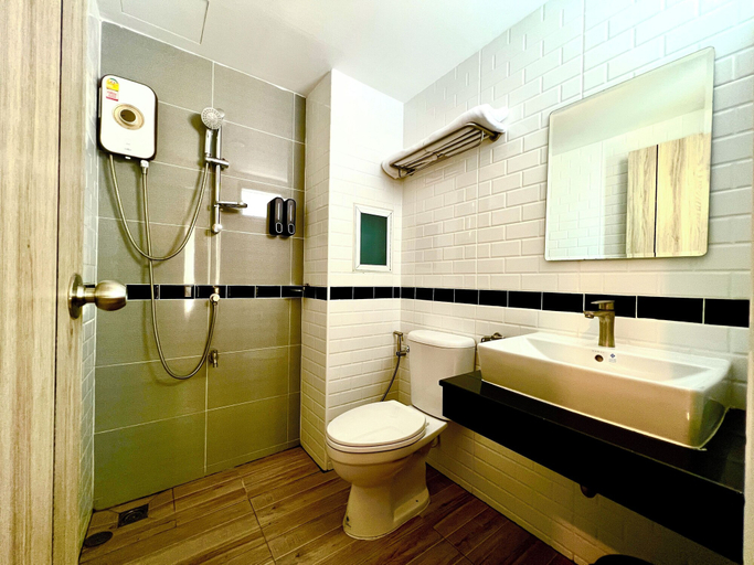 Bathroom 3, THE NICE, Phuket Island