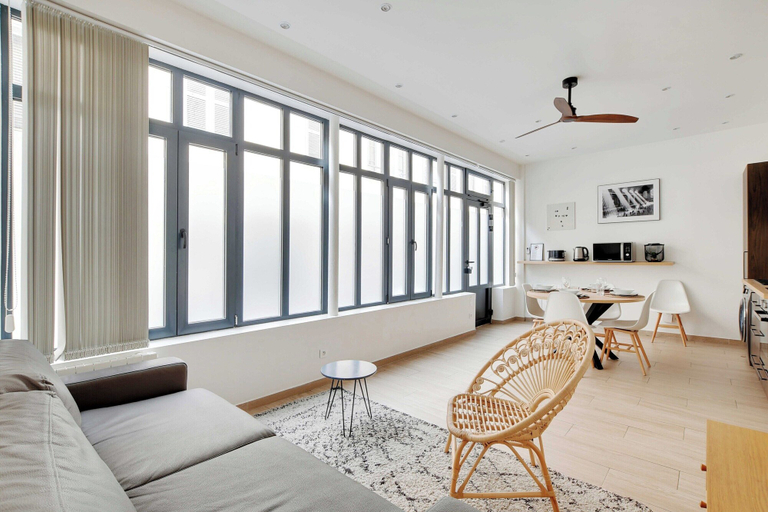 Living area 5, Refreshing Apartment - 2br/6p - Bastille, Paris