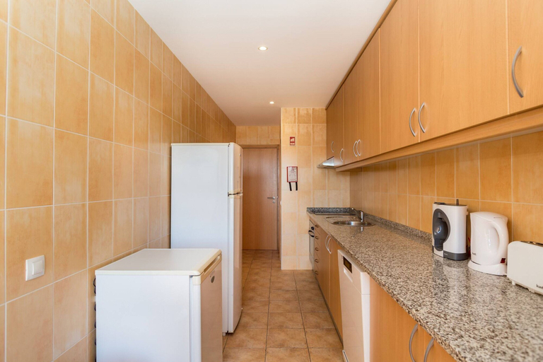 Room 3, 23 - A607 in Portim o, Portimão