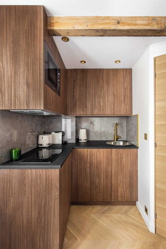 Others 5, Studio in the Heart of Paris Batignolles, Paris