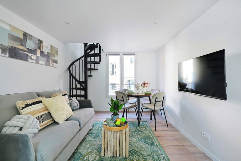 Living area 5, Charming Studio - 1br/4p- Kremlin-bicetre, Val-de-Marne