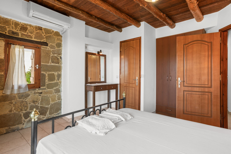 Bedroom 4, Countryside Apartment 1 With Shared Swimming Pool, Crete