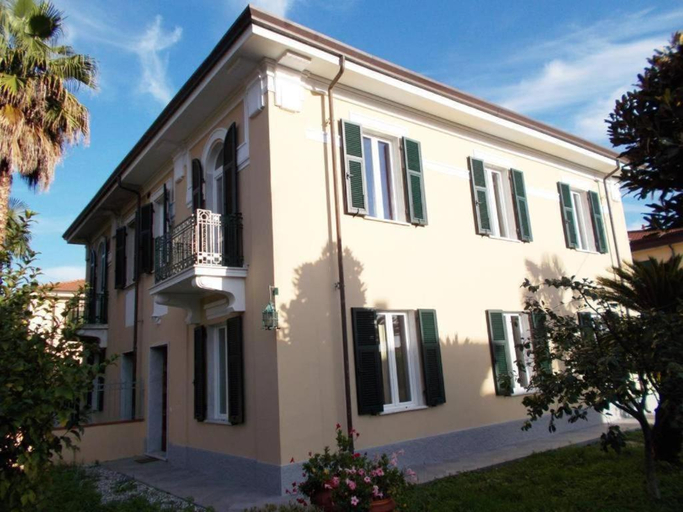 Others 5, B&B ROSSANA, Massa Carrara