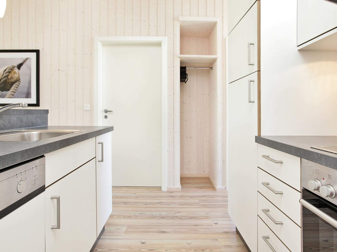 Private kitchen 2, 5 Star Holiday Home in Grossenbrode, Ostholstein