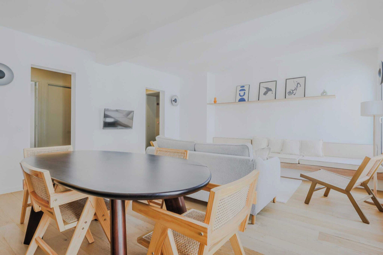 Dining 2, Cosy Apartment 1BR 4P Jardin du Luxembourg, Paris