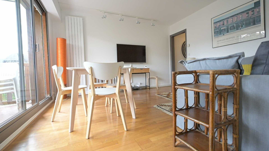 Dining, Very Nice Apartment With Balcony - 4p/1br - 600m From the Beach, Calvados