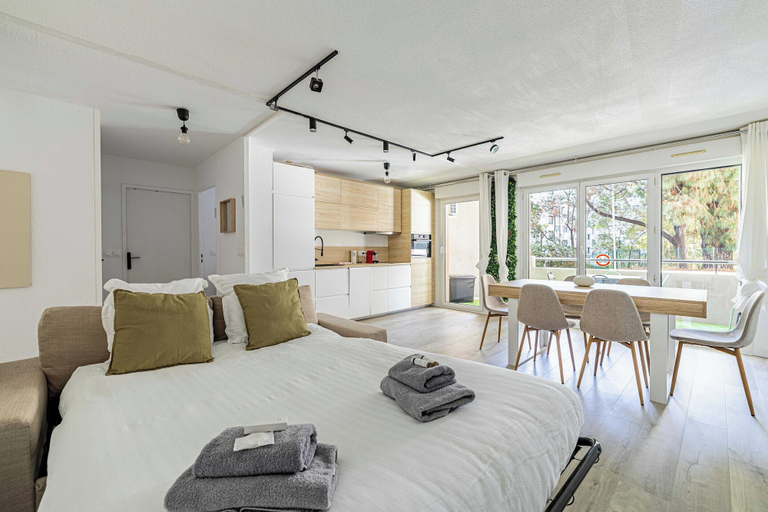 Room 3, Comfort and Serenity With A/c, Parking and Balcony, Alpes-Maritimes