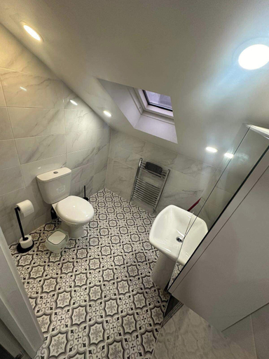 Bathroom 4, Cardiff Cathedral Apartment, Cardiff