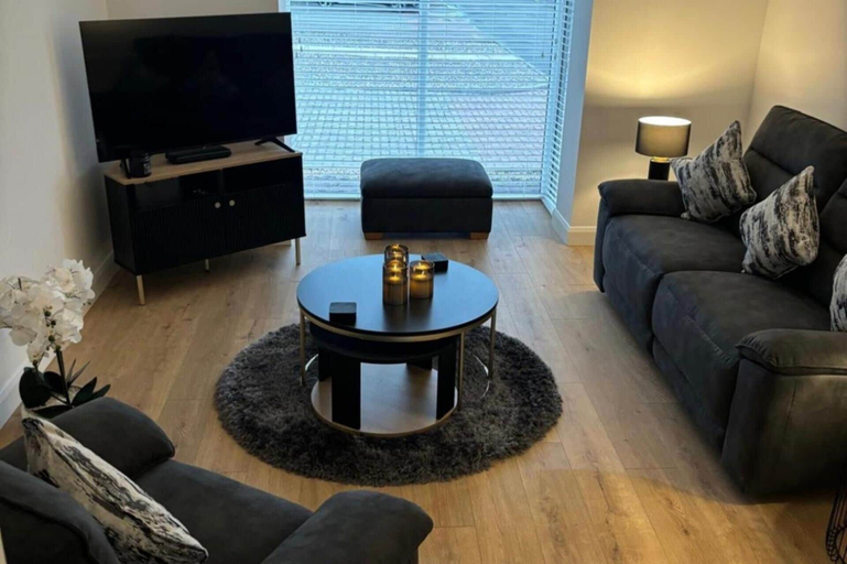 Living area 4, 2-beds, Sleeps 4 w/ Parking, 15 Mins to St Andrews, Fife
