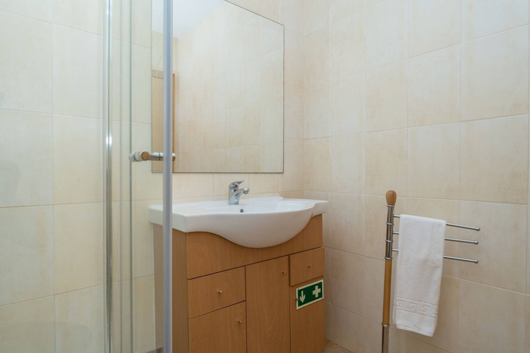 Room 2, 23 - A607 in Portim o, Portimão