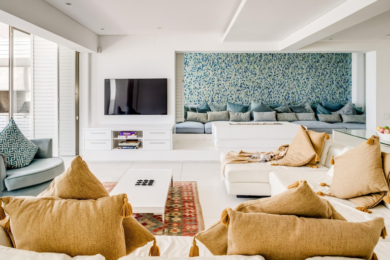 Room 5, Villa Bleu Blanc in Camps Bay With Pool and Views, City of Cape Town