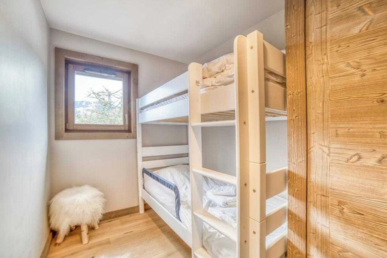 Bedroom 4, Luxurious 4-room Apartment With Swimming Pool, Gym, spa and Parking, Haute-Savoie