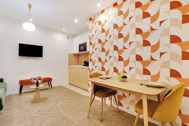 Dining 4, Quiet Apartment - 1br/4p - Porte Saint-denis, Paris