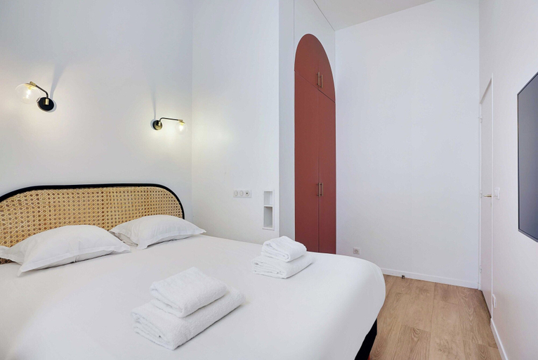 Room 5, Amazing apartment - 2BR8P - Place Pigalle, Paris