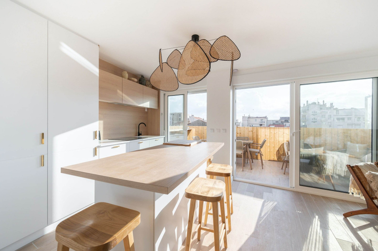 Private kitchen 5, Beautiful Flat With Terrace - Carre D'or Cannes, Alpes-Maritimes