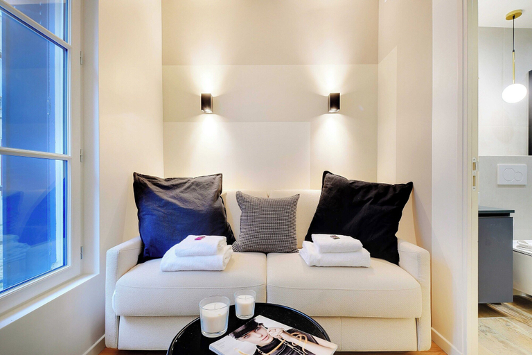 Living area 2, Classy Studio- Gare de Lyon/bastille, Paris