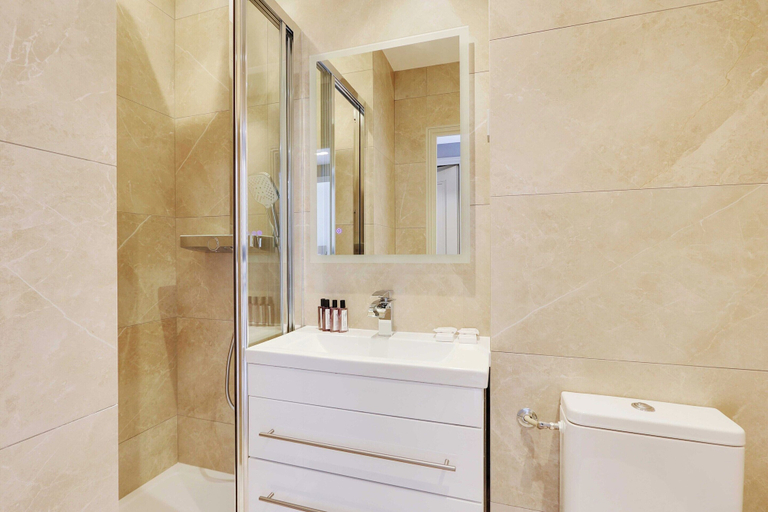 Bathroom 2, Cosy apartment with balcony - 2BR/6P, Paris