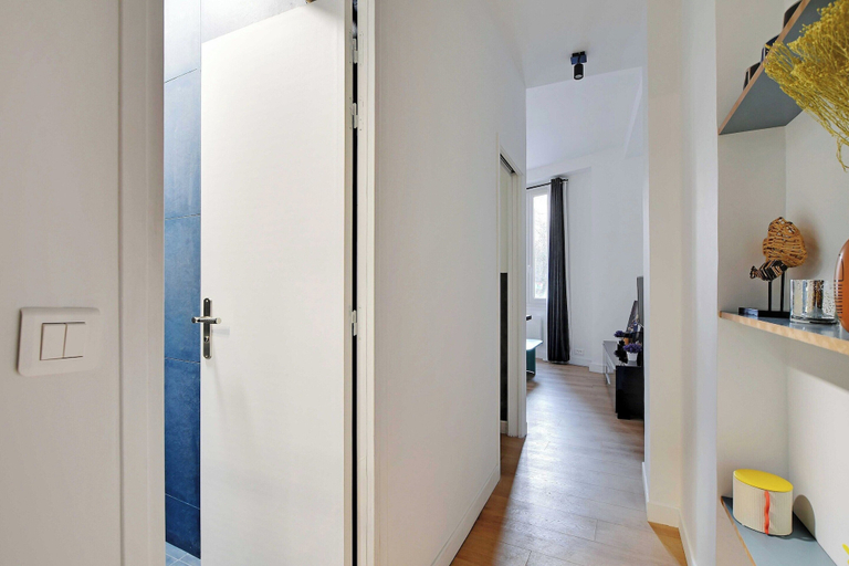Interior, Peaceful Apartment With 1 Room, Paris