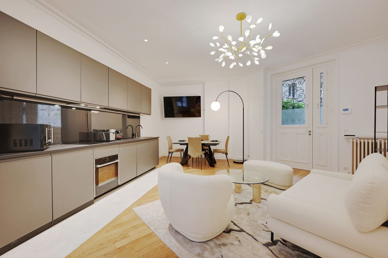Others 5, Superb apartment with terrace 2BR 4P Trocadero, Paris