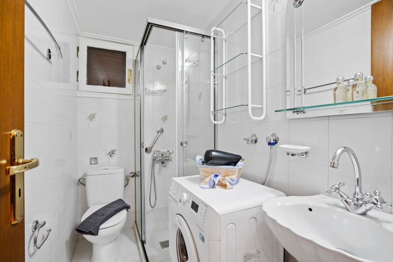 Bathroom 3, Artistic Apartment in Chania, Crete