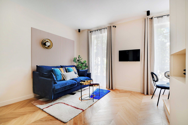 Living area 2, Modern Apartment - 1br/4p - Javel / Tour Eiffel, Paris